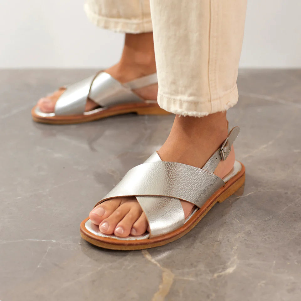 Angulus Sandal 5637-101, Klassisk Krydssandal, Sølv