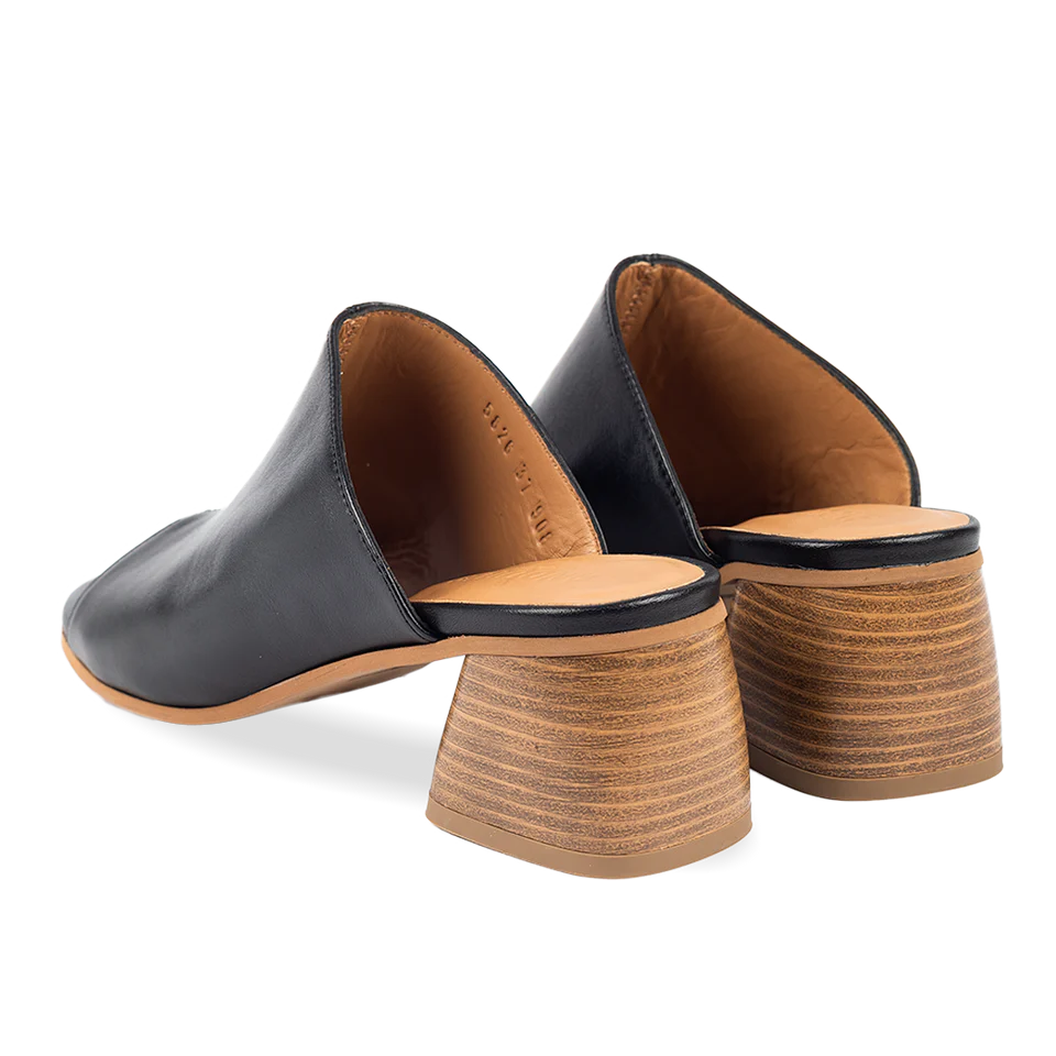 Angulus 5826-101 - Mule med skulpturel træhæl