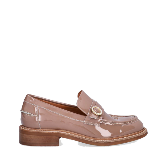 Billi Bi A6328 Håndlavet loafer i camel lak med simili spænde