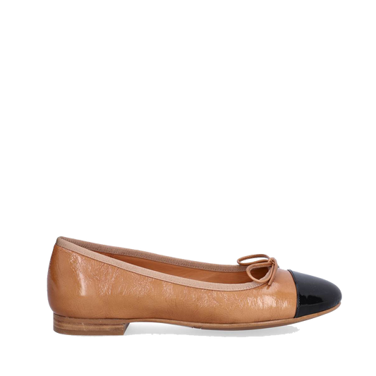 Billi Bi A8041 Håndlavet ballerina, Black patent/Cammeo
