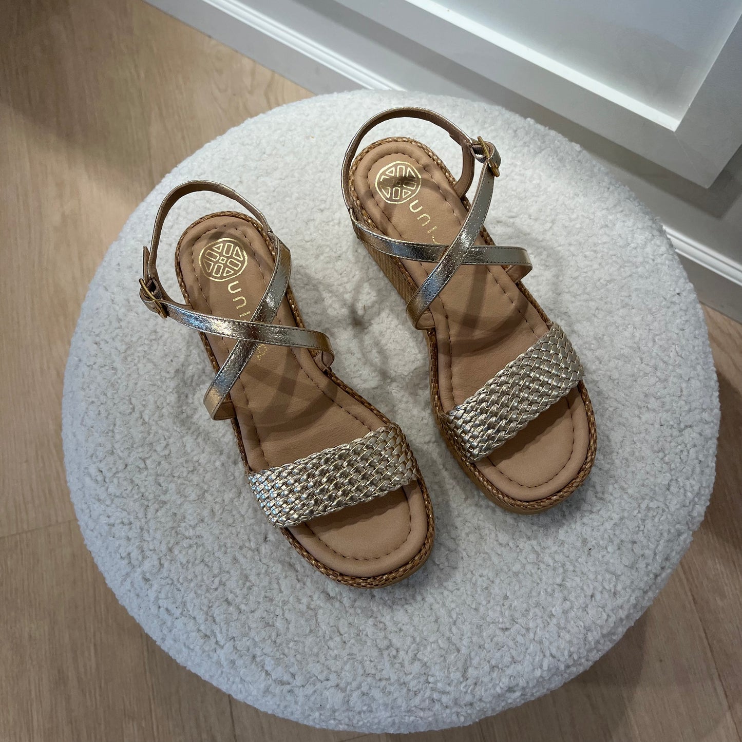 Unisa Kalion Sandal, Platino