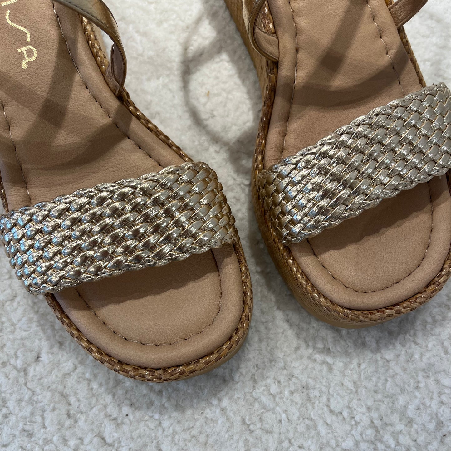 Unisa Kalion Sandal, Platino