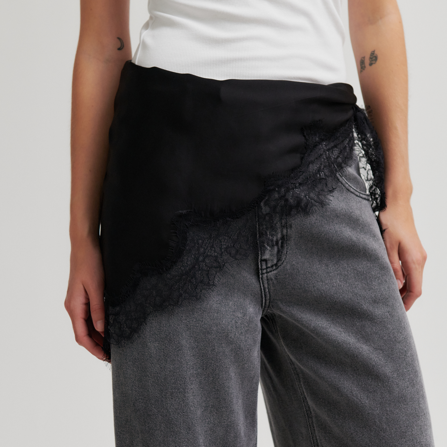 Second Female Lacia Scarf, Black