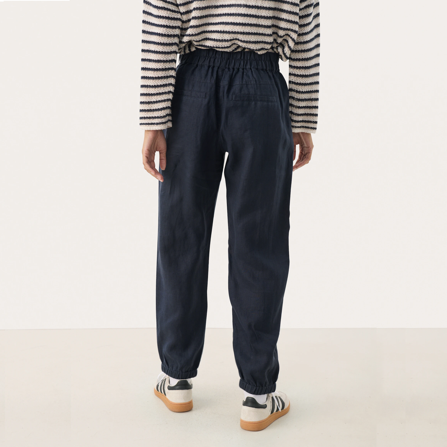 Part Two Shenas bukser, After midnight