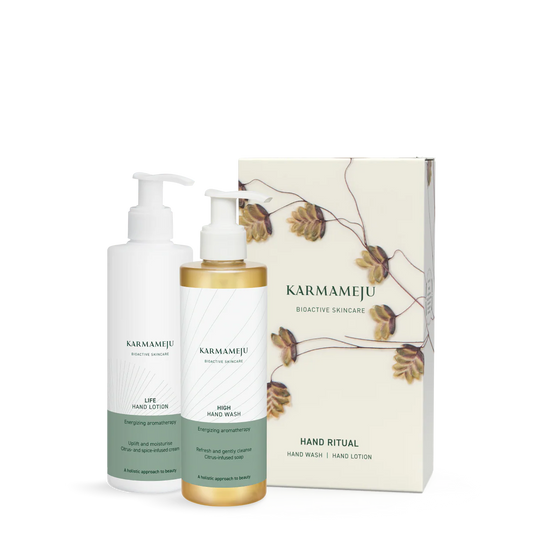 Karmameju Gaveæske Hand Ritual