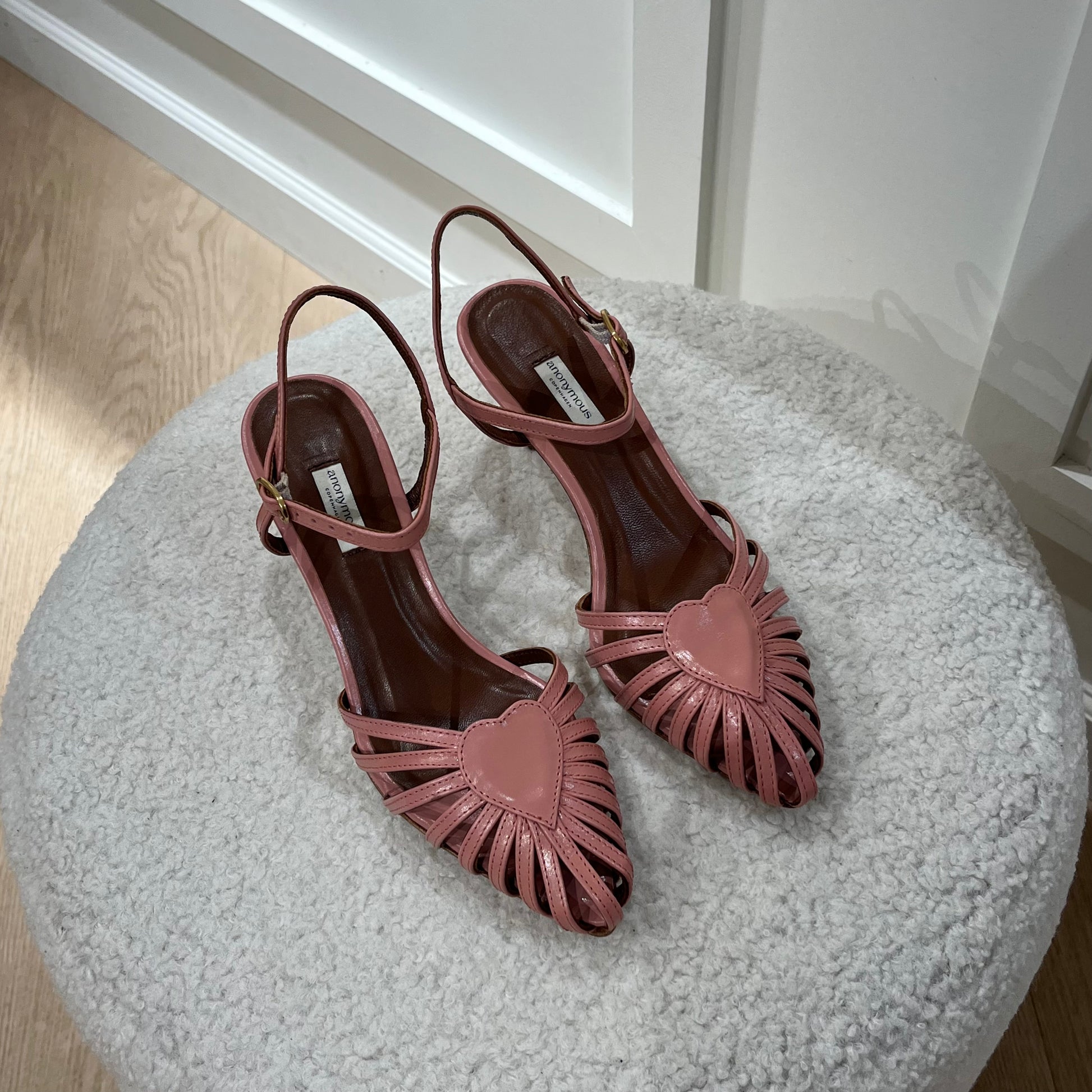 Anonymous Keesha 55 Crinkled goat, Misty Coral