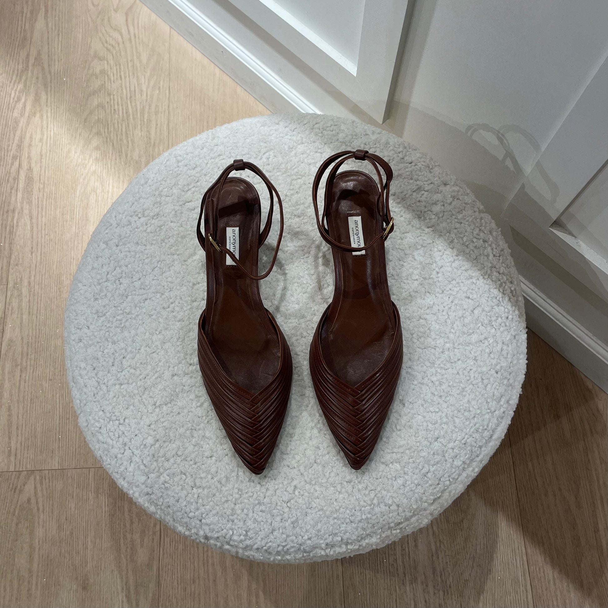 Anonymous Givia 40 Shiny lamb, Chocolate