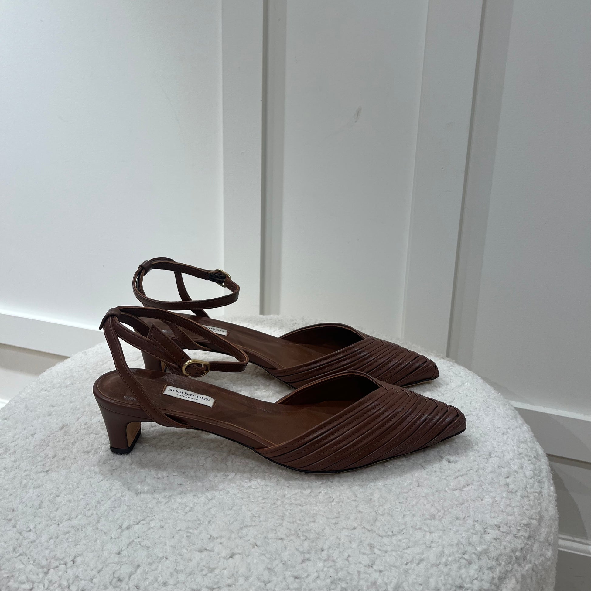 Anonymous Givia 40 Shiny lamb, Chocolate