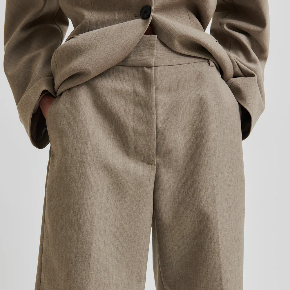 Second Female Levelup Tailored Shorts, Mid Brown Melange