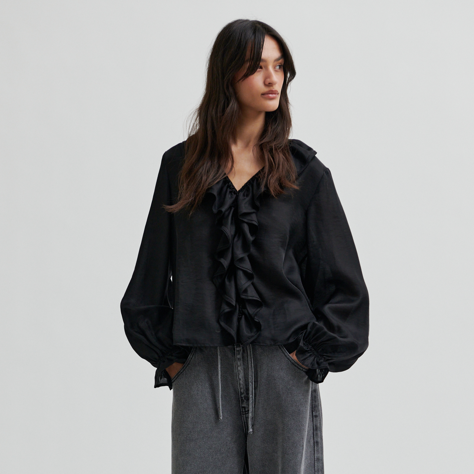 Second Female Saggie Blouse, Black